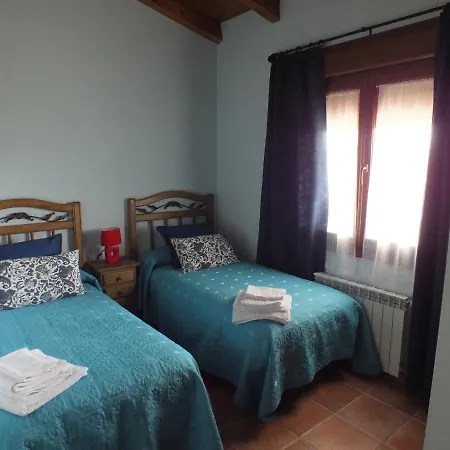 Moderna Casa De Piedra Maello