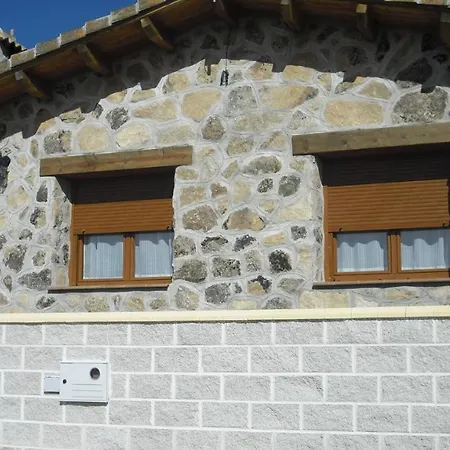 Moderna Casa De Piedra * Maello
