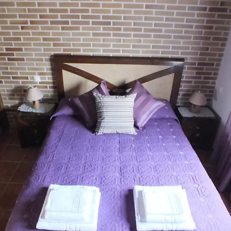 Moderna Casa De Piedra Maello