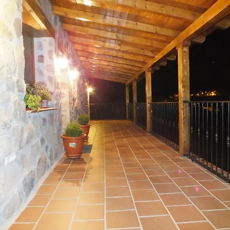 Moderna Casa De Piedra *