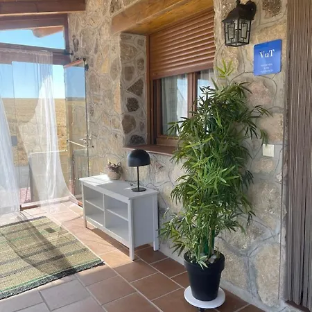 Moderna Casa De Piedra Maello